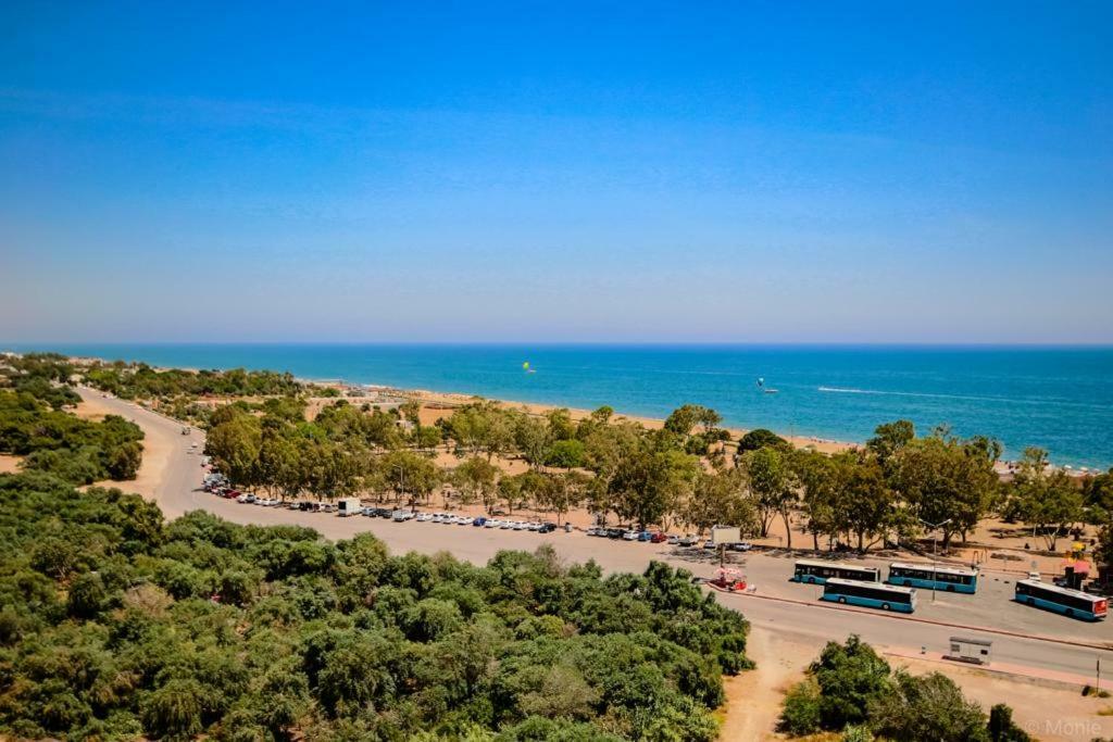 Lara Park Suites Antalya Bagian luar foto